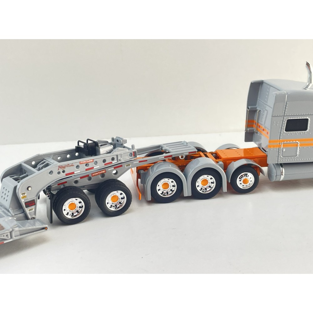 First Gear 60-2286 Peterbilt Model 389 Truck with Lowboy Trailer with Jeep - Capitola Trucking - Scale 1:64