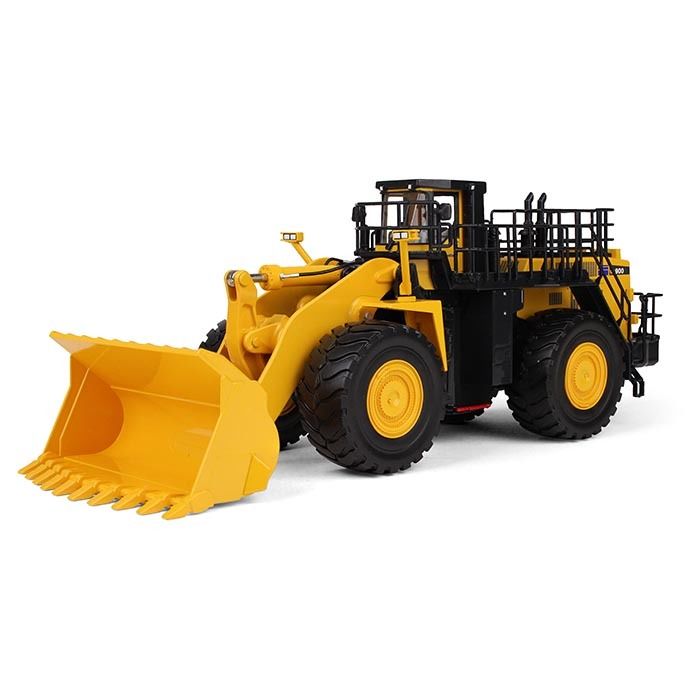 First Gear 50-3301 Komatsu WA900-3 Four Wheel Loader Mining Diecast Scale 1:50