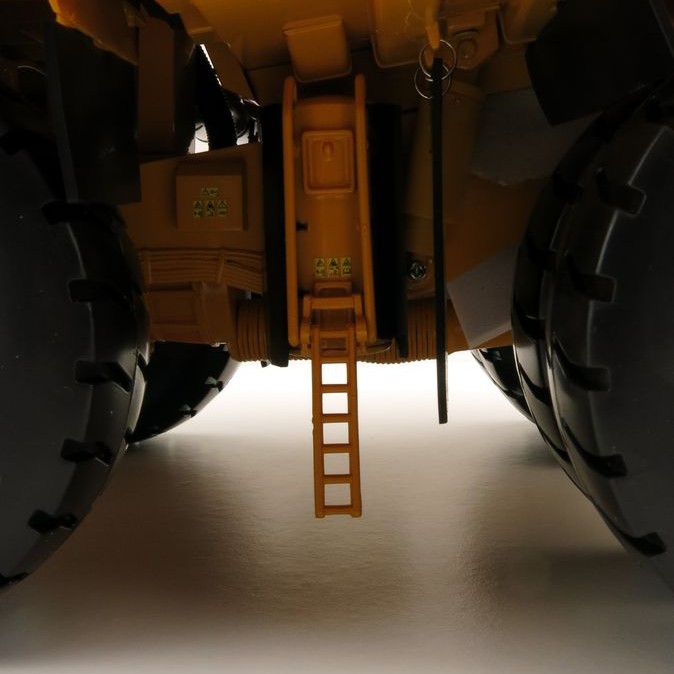 First Gear 50-3415 Komatsu 980E-AT Off Road Dump Truck Mining Diecast Scale 1:50