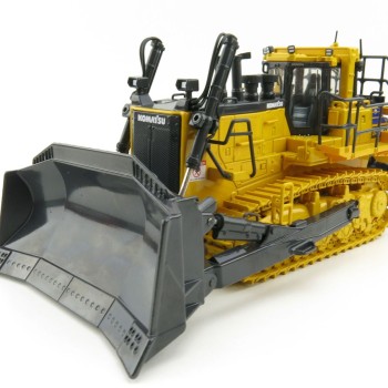 First Gear 50-3426 Komatsu D375A-8 Crawler Dozer with Ripper Scale 1:50 