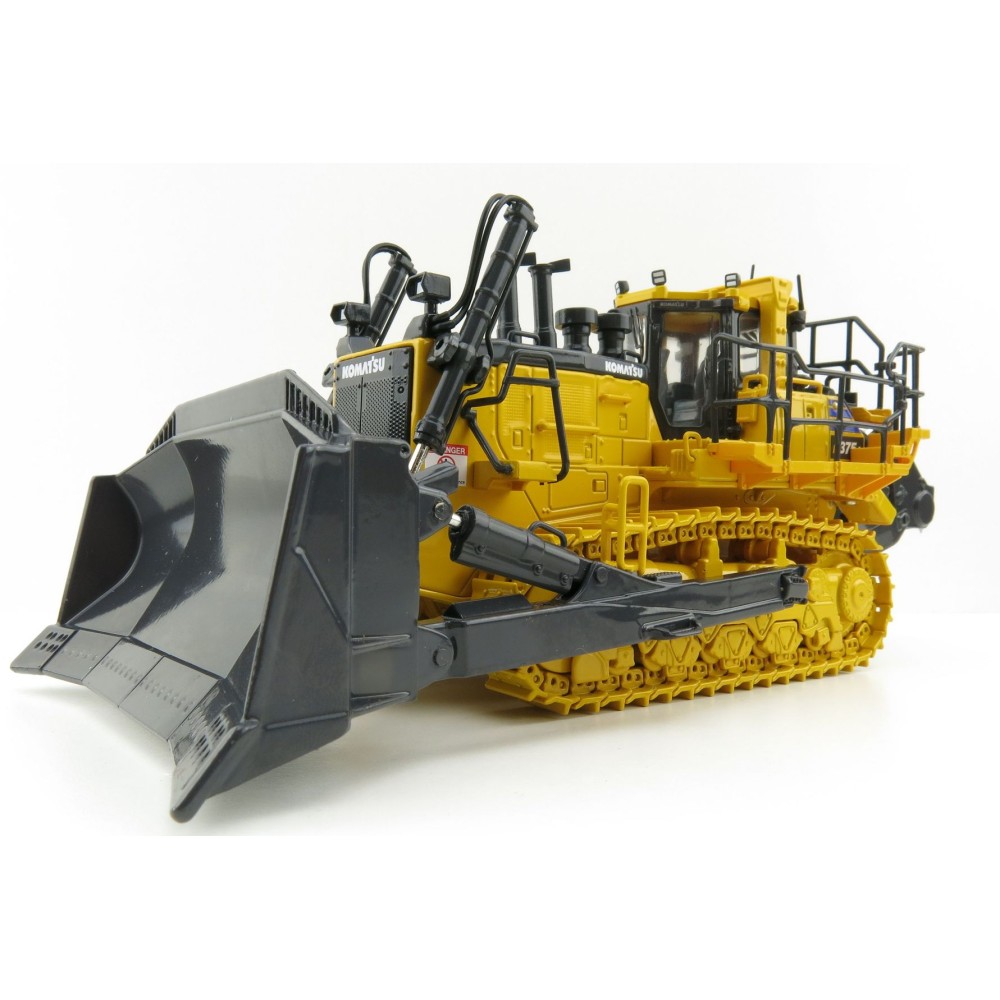 First Gear 50-3426 Komatsu D375A-8 Crawler Dozer with Ripper Scale 1:50 