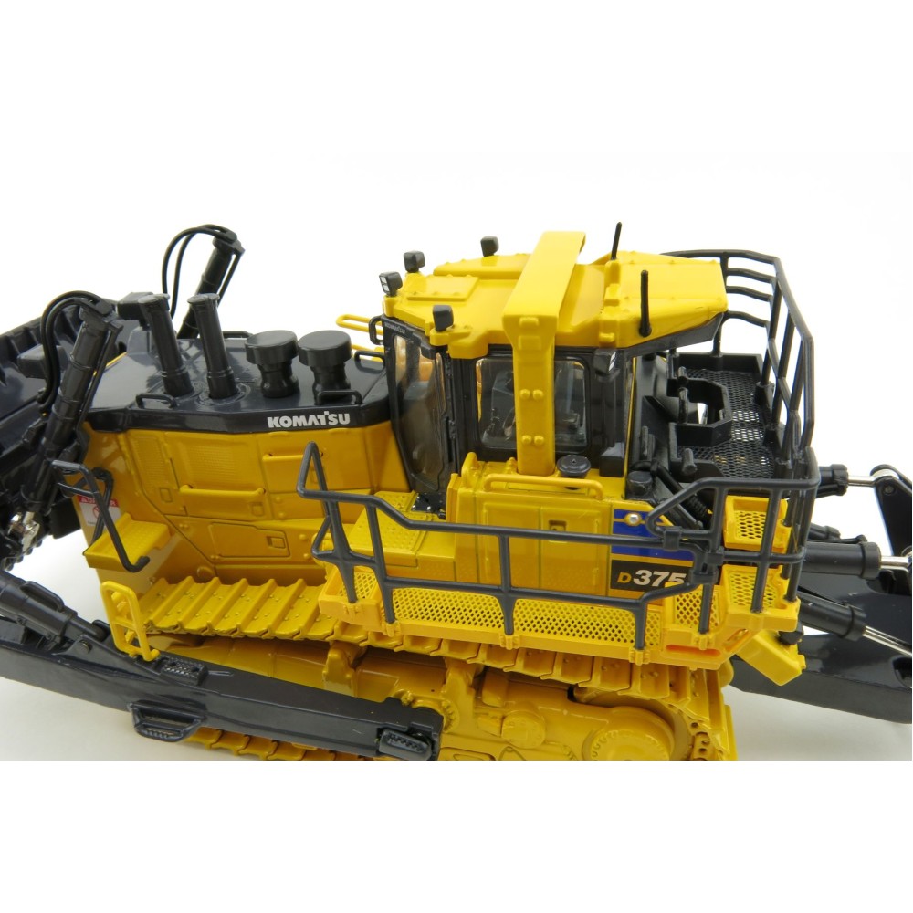 First Gear 50-3426 Komatsu D375A-8 Crawler Dozer with Ripper Scale 1:50 