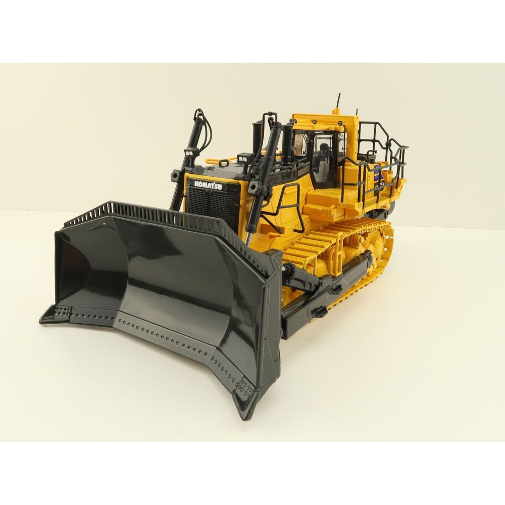 First Gear 50-3482 Komatsu D475A-8 Dozer with Ripper Diecast New 2023 Scale 1:50