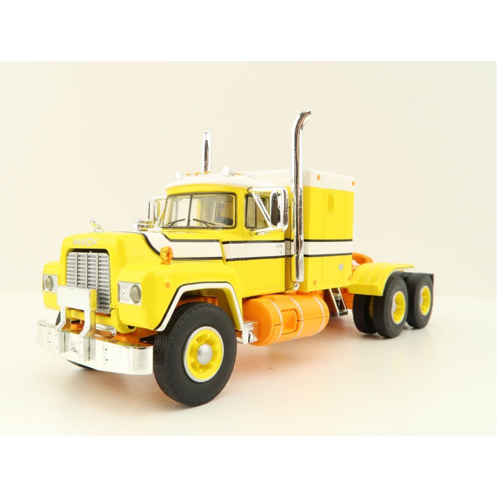 First Gear 60-1250 Mack R Model with Sleeper Bunk Truck Trio Set Red, Blue & Yellow  - Scale 1:64
