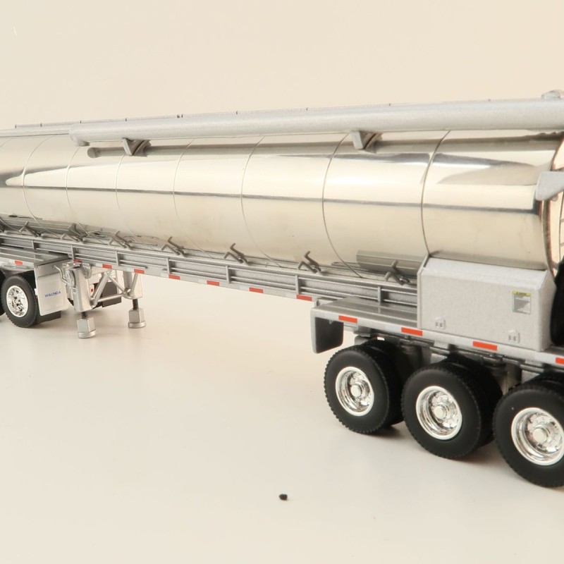 First Gear 60-1684 - Kenworth W900L 6x4 Truck & 3-axle Walinga Bulk Feed Tank Trailer - Scale 1:64