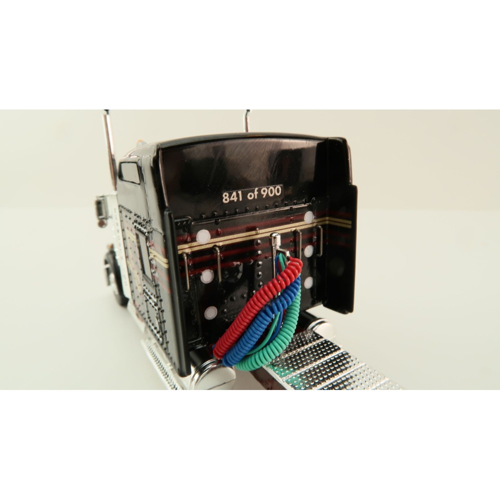 First Gear 68-1691 - Kenworth W900L Studio Sleeper & 53' Utility Trailer Kenworth 100th Anniversary - Scale 1:64