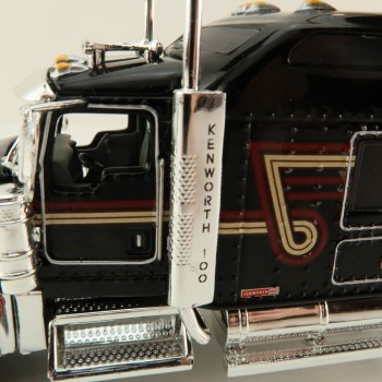 First Gear 68-1691 - Kenworth W900L Studio Sleeper & 53' Utility Trailer Kenworth 100th Anniversary - Scale 1:64