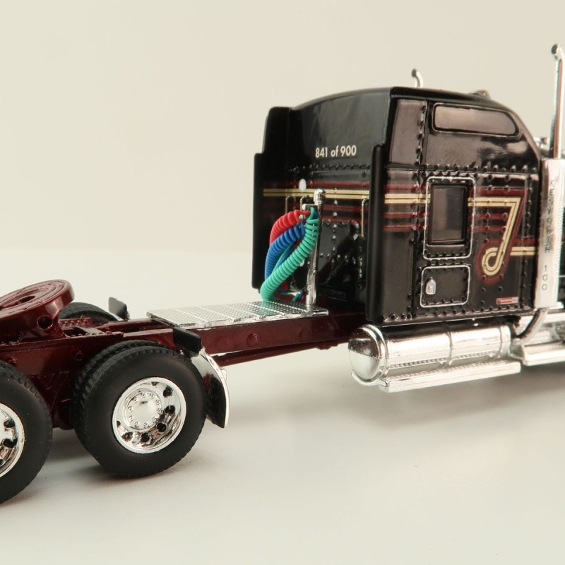 First Gear 68-1691 - Kenworth W900L Studio Sleeper & 53' Utility Trailer Kenworth 100th Anniversary - Scale 1:64
