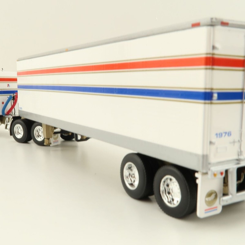 First Gear 69-1605 Kenworth W900A Truck and Trailer with Reefer - VIT200 Bicentennial - Scale 1:64
