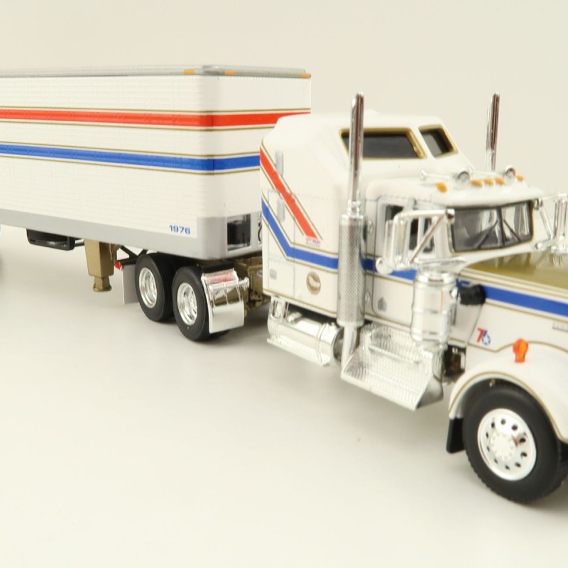 First Gear 69-1605 Kenworth W900A Truck and Trailer with Reefer - VIT200 Bicentennial - Scale 1:64