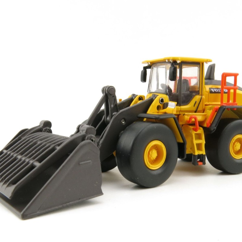 First Gear 80-0337 Volvo L180H Wheel Loader Waste Handler - Scale 1:87