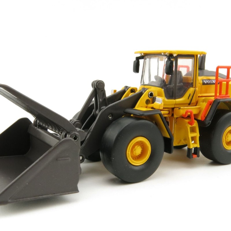 First Gear 80-0337 Volvo L180H Wheel Loader Waste Handler - Scale 1:87