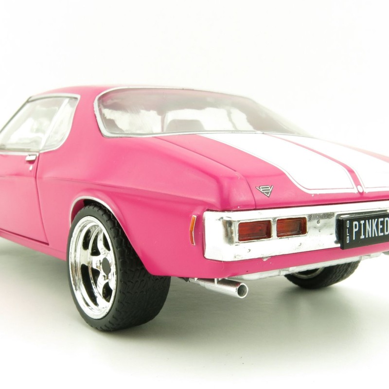 DDA GreenLight DDA207 1973 Custom Holden HQ Monaro GTS 350 Pinked - Scale 1:24