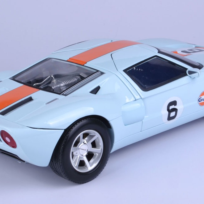 MotorMax 79639 Ford GT Concept Car Gulf Oil Livery Diecast - Scale 1:12