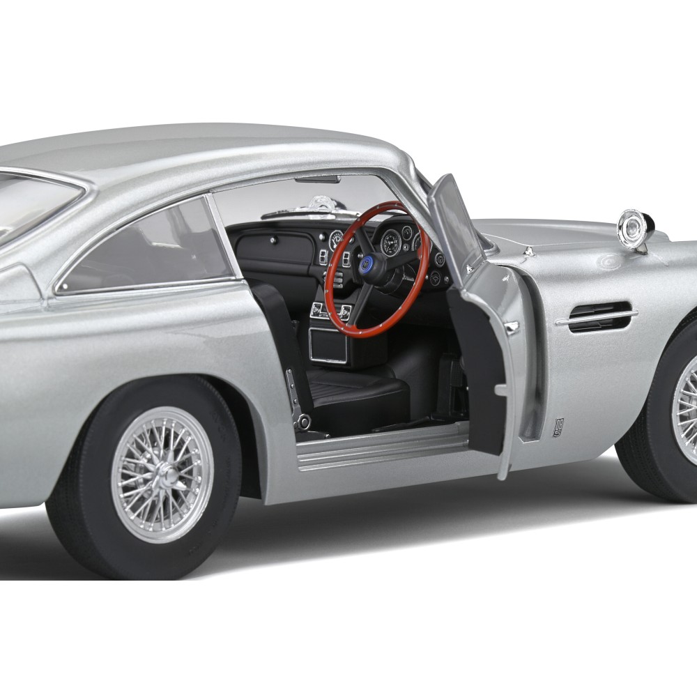 Solido 1807101 ASTON MARTIN DB5 RHD Silver Birch 007 Bond Style - Scale 1:18
