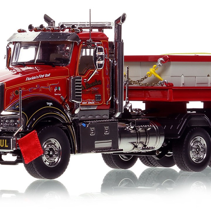 Heavy Haul Replicas HHR135A-1 - Heavy Haul 2017 Mack Titan 17 Tri-Axle Prime Mover DeBerardinis - Scale 1:50