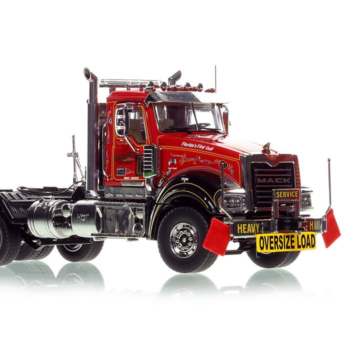 Heavy Haul Replicas HHR135A-1 - Heavy Haul 2017 Mack Titan 17 Tri-Axle Prime Mover DeBerardinis - Scale 1:50