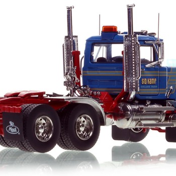 Heavy Haul Replicas HHR138L-1 - 1987 Mack Superliner 6x4 Prime Mover - Sid Kamp Trucking - Scale 1:50