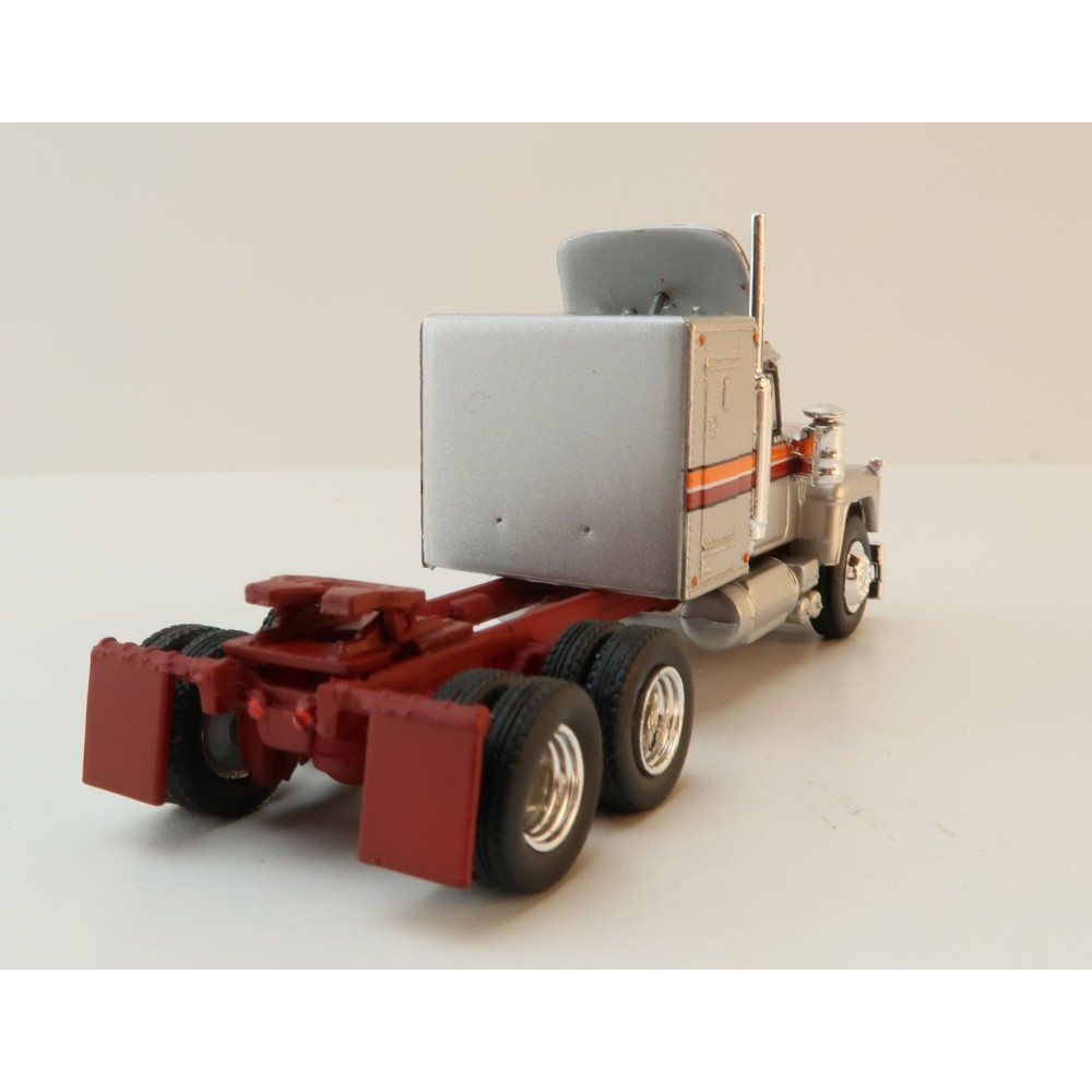 Brekina - Mack RS 700 6x4 Prime Mover Silver / Red - Scale 1:87