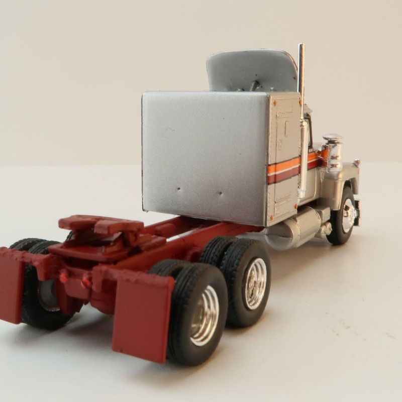 Brekina - Mack RS 700 6x4 Prime Mover Silver / Red - Scale 1:87