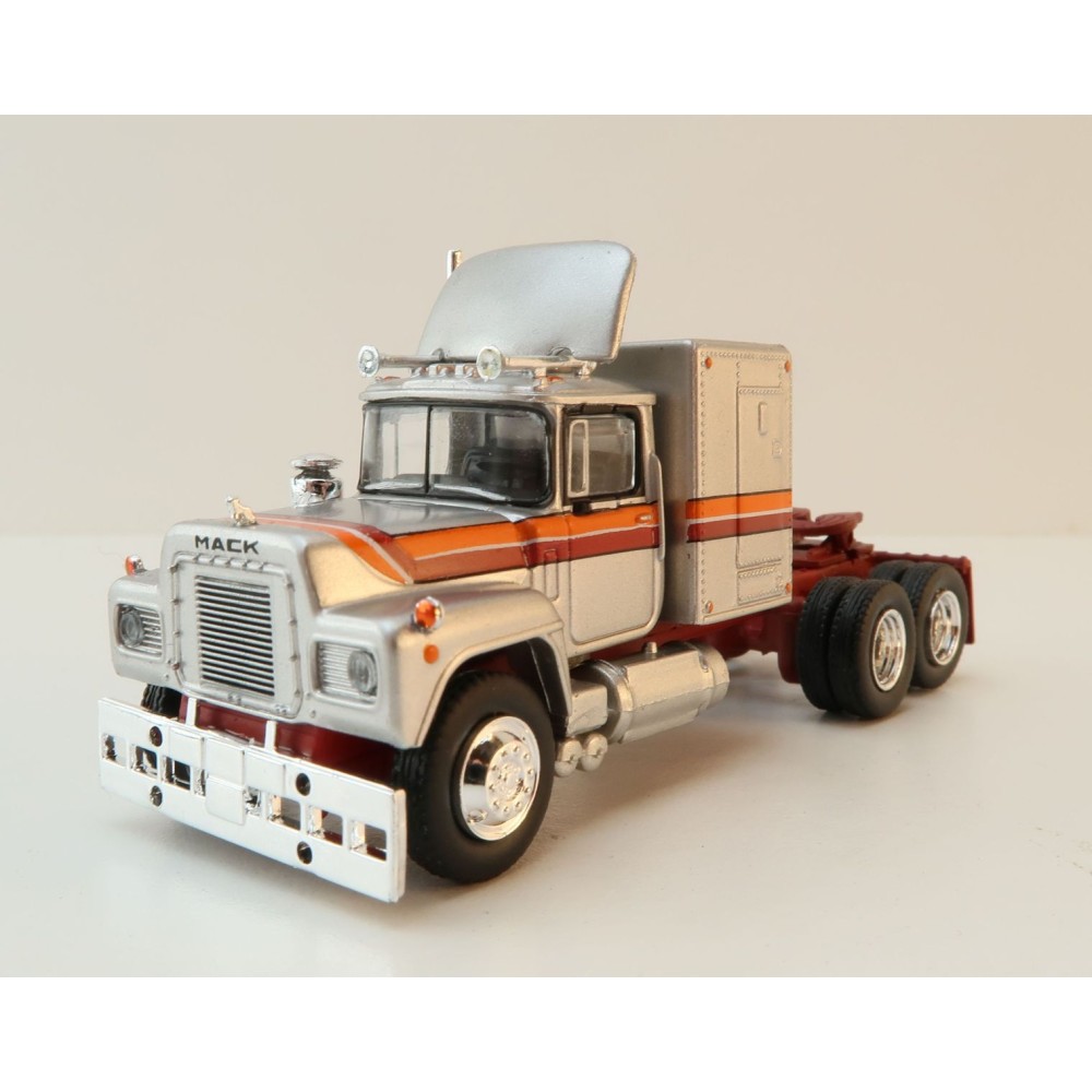 Brekina - Mack RS 700 6x4 Prime Mover Silver / Red - Scale 1:87