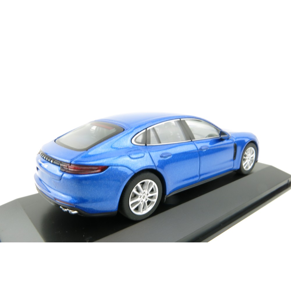 Herpa - 2016 Porsche Panamera 4S 2016 Sapphire Blue Metallic - 1:43 Scale