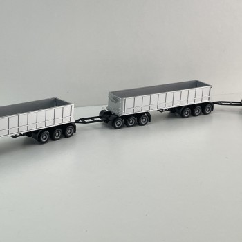 Promotex 006418 -  Kenworth W900 Tri Axle Prime Mover with Australian Dump Trailer Road Train & Dollies - Scale 1:87