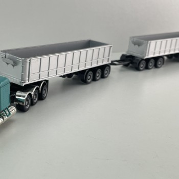 Promotex 006418 -  Kenworth W900 Tri Axle Prime Mover with Australian Dump Trailer Road Train & Dollies - Scale 1:87