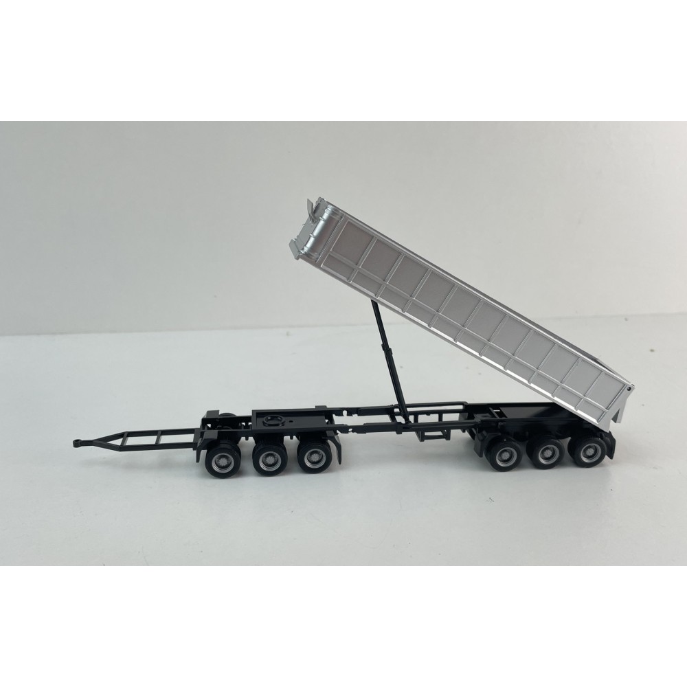 Promotex 006418 -  Kenworth W900 Tri Axle Prime Mover with Australian Dump Trailer Road Train & Dollies - Scale 1:87