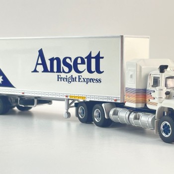 Highway Replicas 12036 Australian Mack Valueliner V8 Prime Mover Freight Semi Box Trailer Ansett Freight Scale 1:64