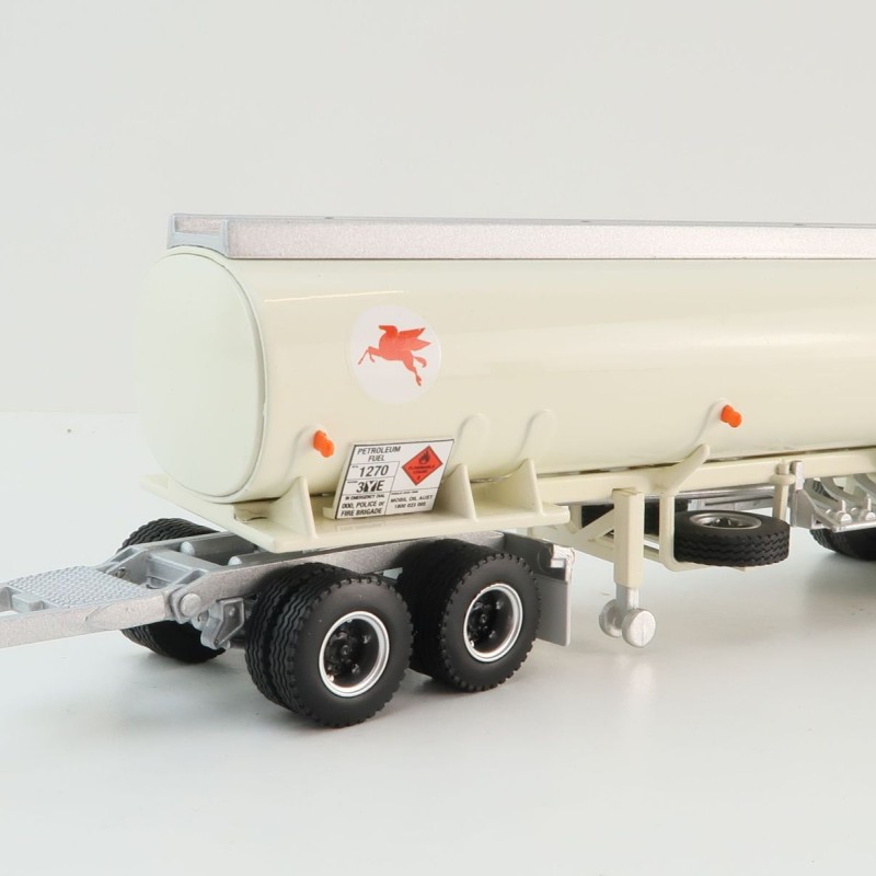 Highway Replicas 12972 Australian Tanker Road Train Trailer Mobil Oil - Scale 1:64