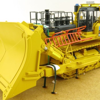 Himobo - Komatsu 575 Alcoa Dozer Scale 1:50