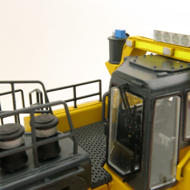 Himobo - Komatsu 575 Alcoa Dozer Scale 1:50
