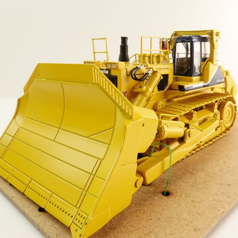 Himobo - Komatsu 575 SR Super Ripper Dozer Scale 1:50