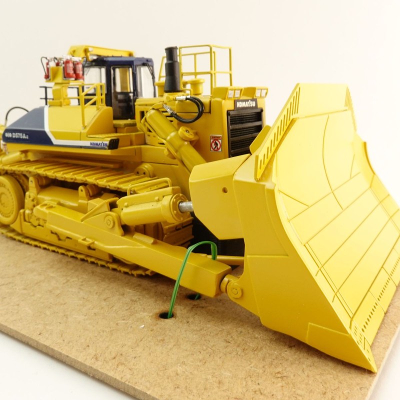 Himobo - Komatsu 575 SR Super Ripper Dozer Scale 1:50