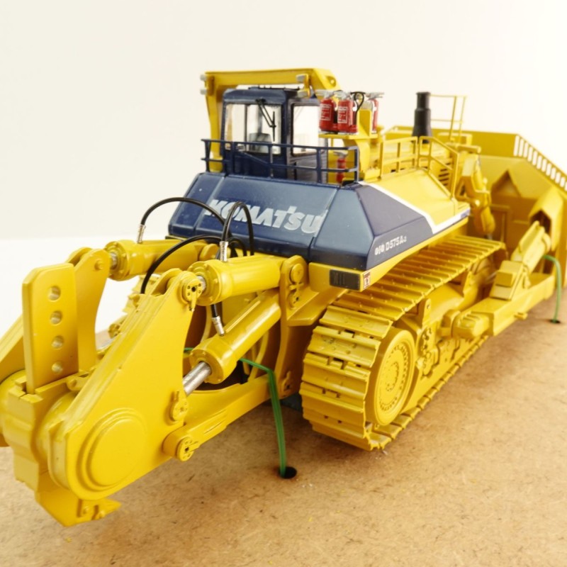 Himobo - Komatsu 575 SR Super Ripper Dozer Scale 1:50