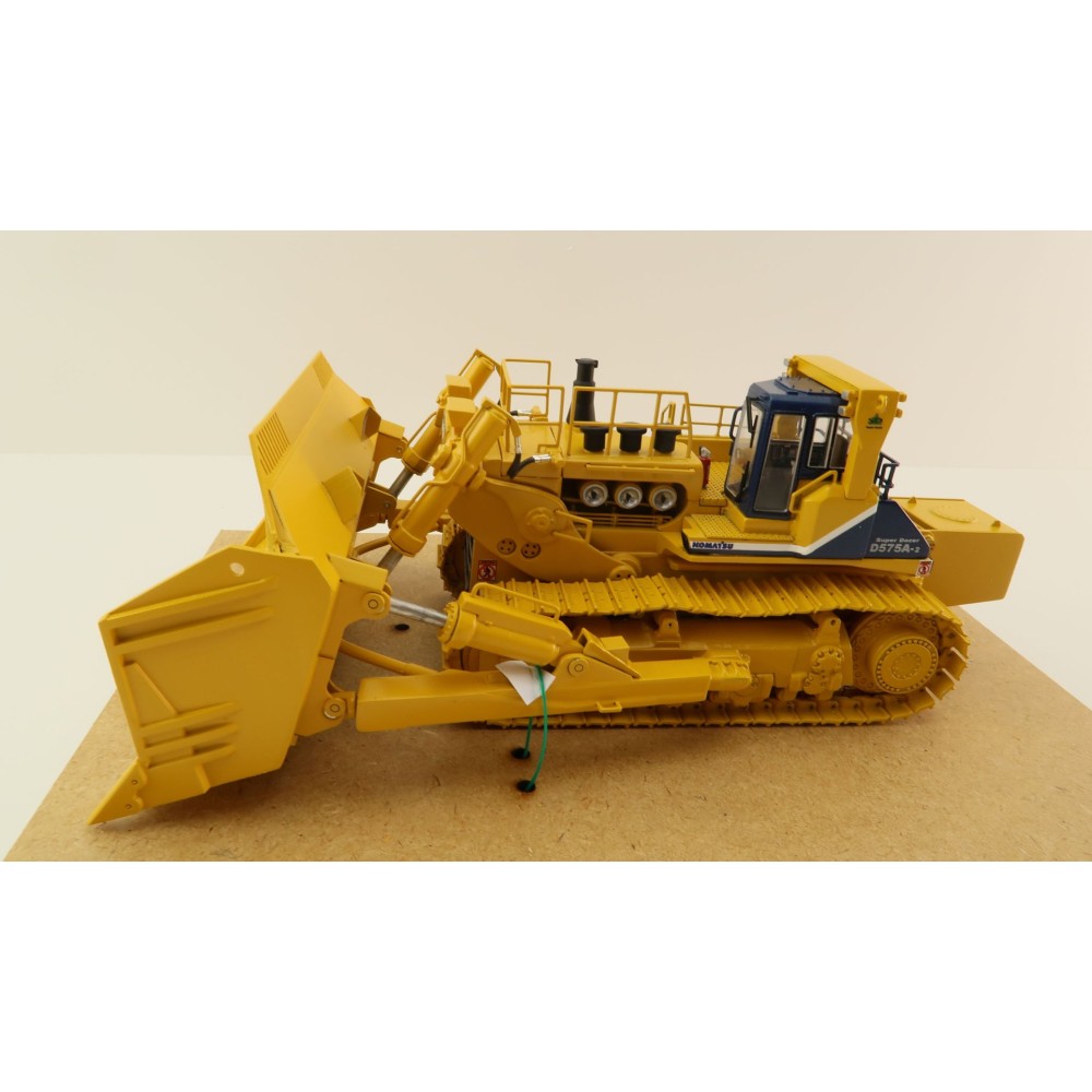 Himobo - Komatsu D575 A2 SD Super Dozer - Yellow - Scale 1:50
