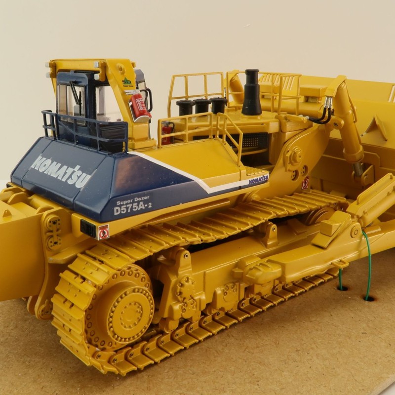 Himobo - Komatsu D575 A2 SD Super Dozer - Yellow - Scale 1:50