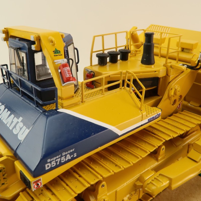 Himobo - Komatsu D575 A2 SD Super Dozer - Yellow - Scale 1:50