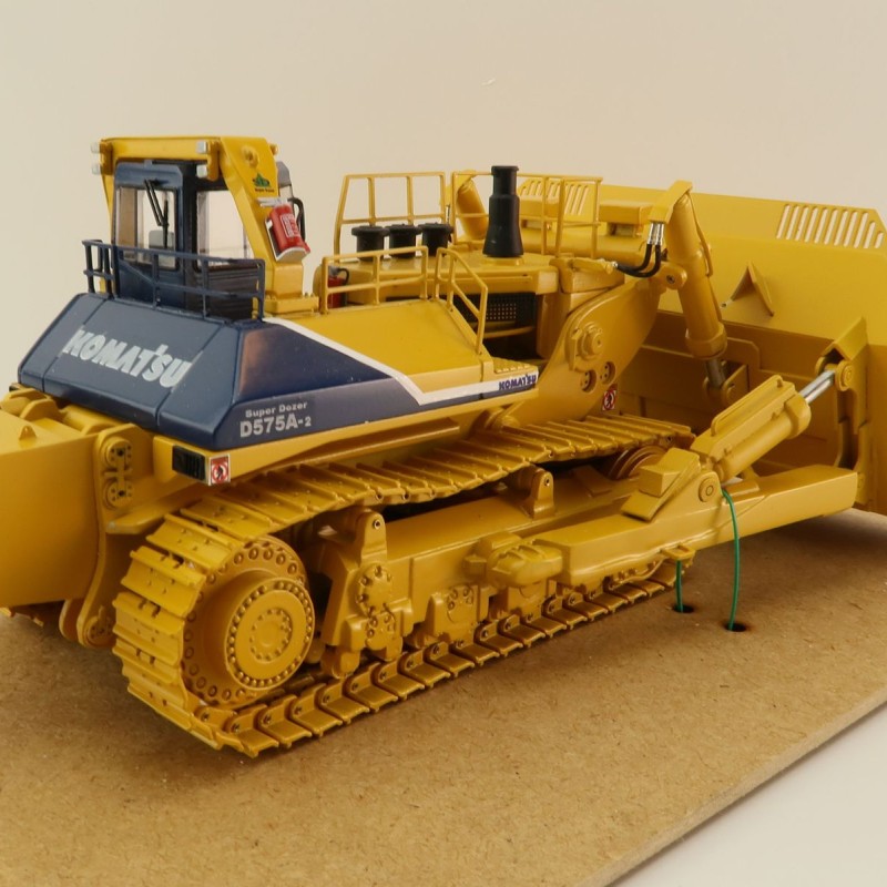 Himobo - Komatsu D575 A2 SD Super Dozer - Yellow - Scale 1:50