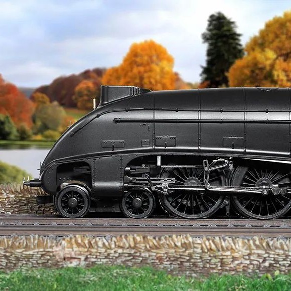 Hornby R30124 LNER W1 Class Hush Hush Streamlined 4-6-4 Steam Locomotive 10000  - Era 4