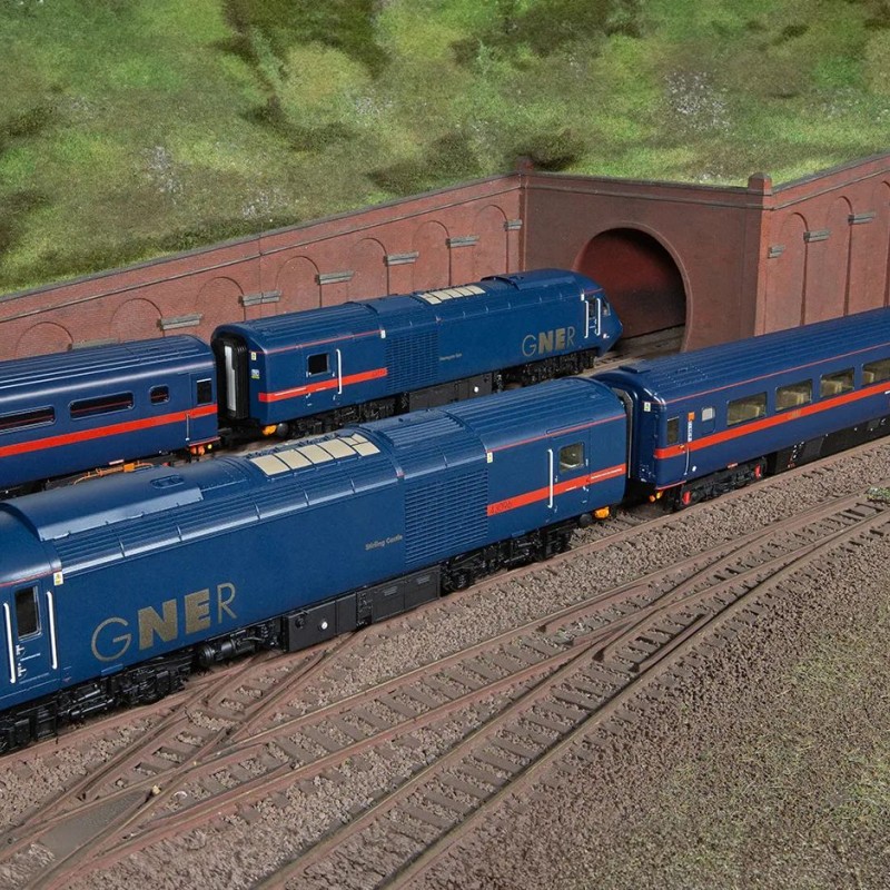 Hornby R30343 GNER Class 43 HST Diesel Power Cars Bo-Bo Train Pack - Era 9 DCC Ready OO Scale