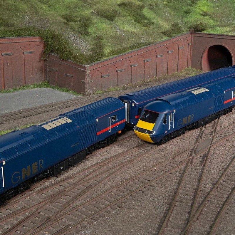 Hornby R30343 GNER Class 43 HST Diesel Power Cars Bo-Bo Train Pack - Era 9 DCC Ready OO Scale