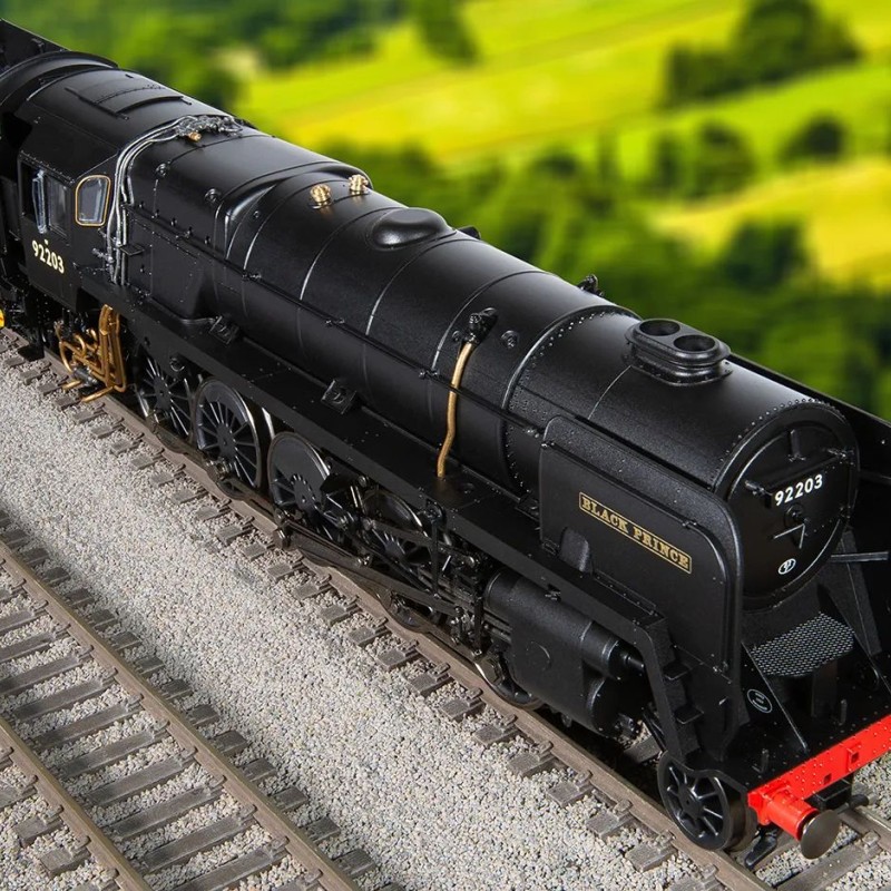 Hornby R30351 BR Class 9F 2-10-0 Steam Locomotive 92203 Black Prince - Era 11