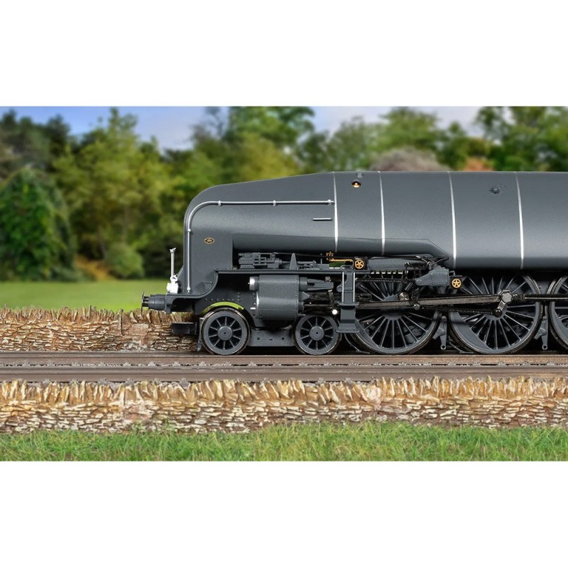 Hornby R30352SS LNER W1 Class Hush Hush 4-6-4 Locomotive 10000 With Steam Generator Era 3