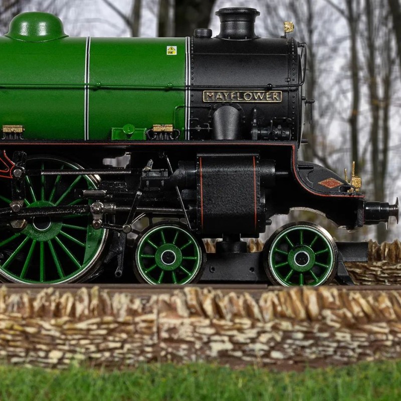 Hornby R30358 The One Collection BR Class B1 4-6-0 61306 Mayflower Steam Locomotive - Era 11