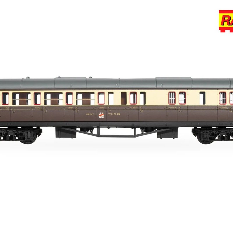 Hornby R30376 RailRoad GWR Class 1000 County of Merioneth Steam Loco with 2 Coaches Train Pack - Era 3