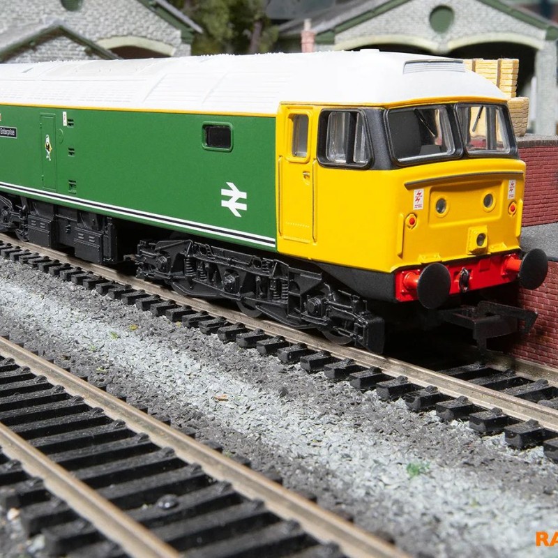 Hornby R30382 Railroad Plus BR Class 47 Co-Co 47522 Doncaster Enterprise Diesel Locomotive - Era 8
