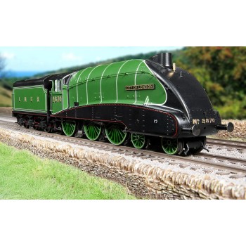 Hornby R30406 LNER Streamlined B17 2870 Steam Loco City Of London - Era 3