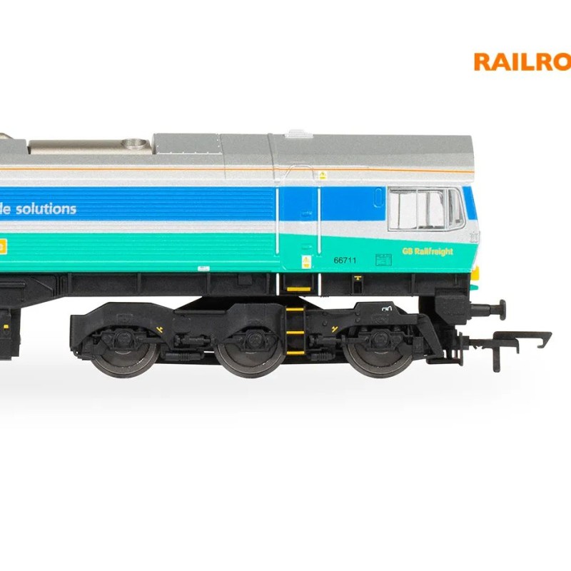 Hornby R30428 Railroad Plus Class 66 Aggregates Industries - 66711 Sence Diesel Locomotive - Era 11